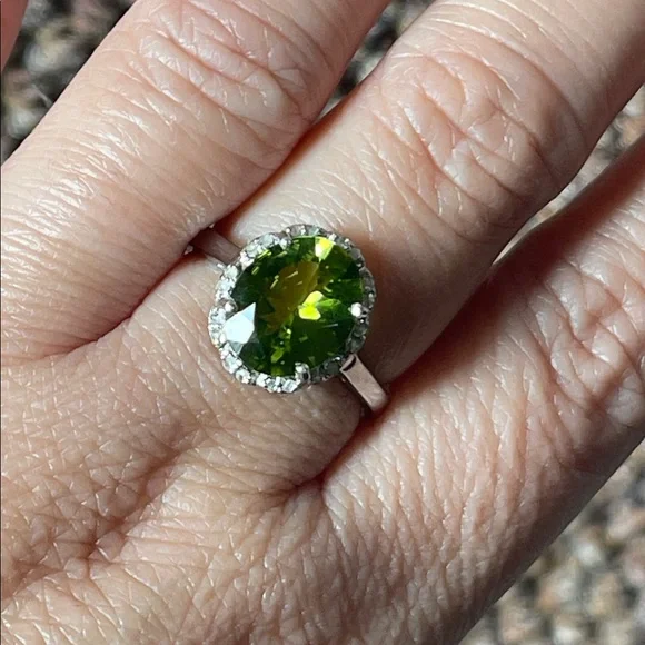 New Sterling Silver Peridot & Diamond Ring, Size 7